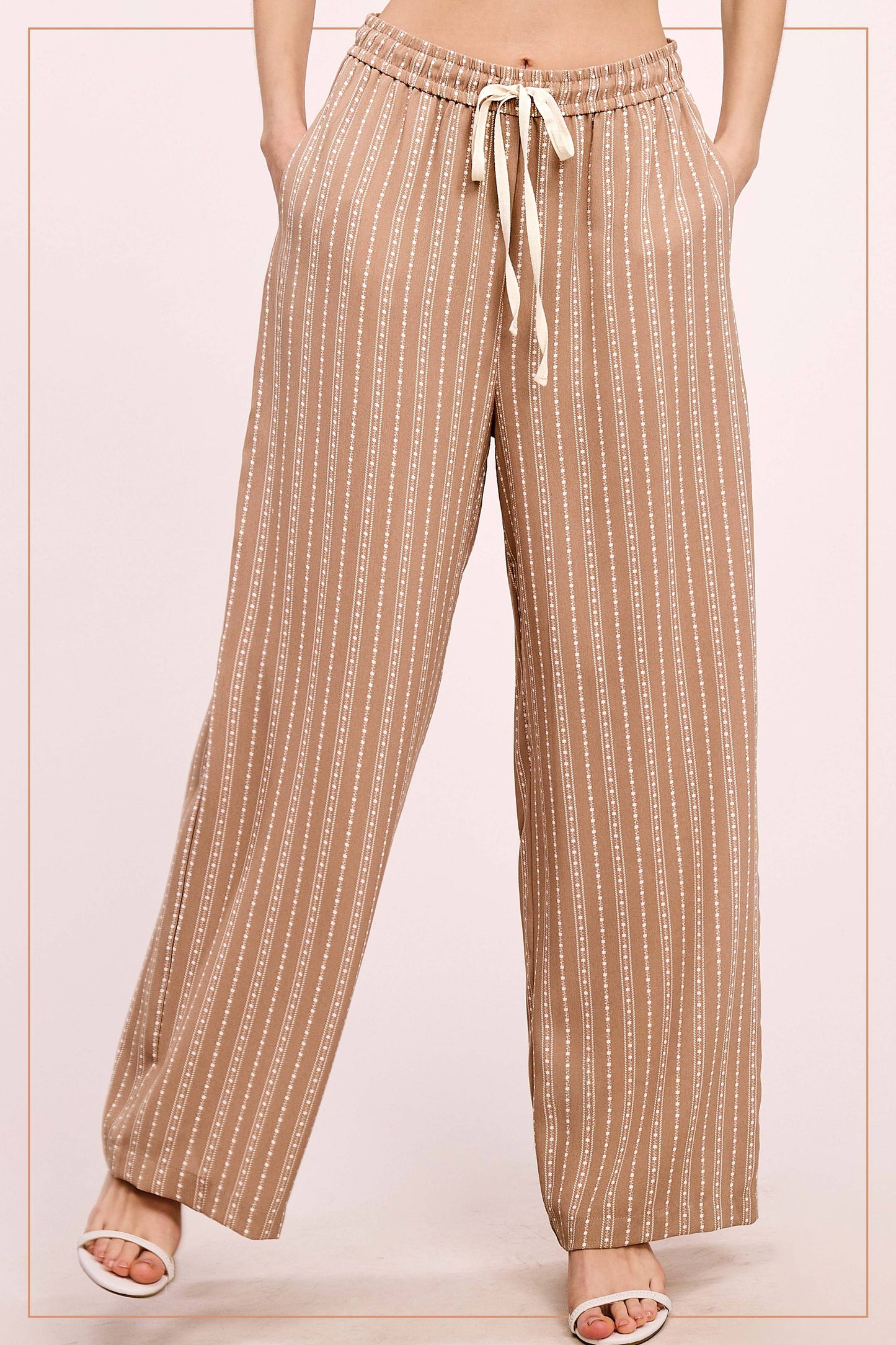Patterned Design Relaxed Fit Pants With Pockets