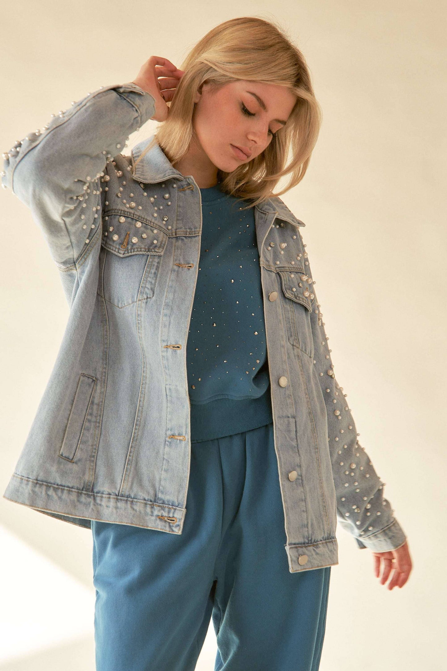 PEARL RHINESTONE CHEST POCKET BUTTON DENIM JACKET