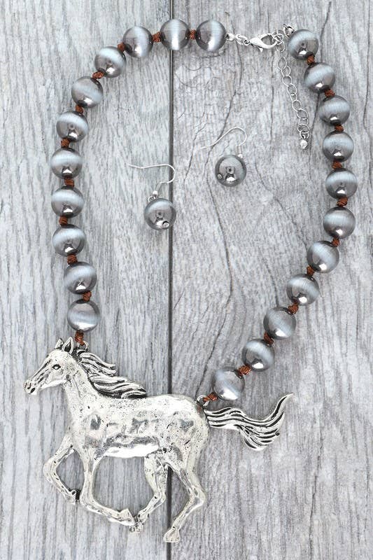 WESTERN METALLIC PEARL BEADED HORSE NECKLACE SET 12187