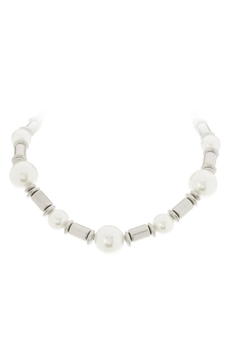 PEARL WITH VINTAGE METAL NECKLACE
