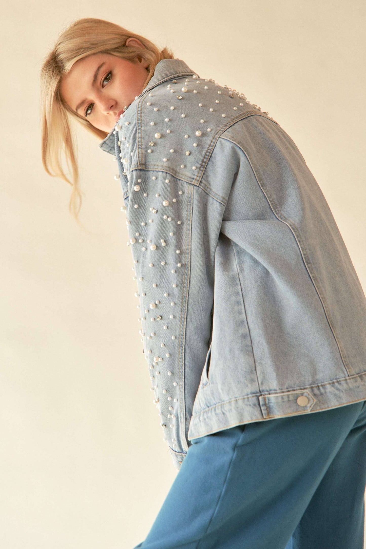 PEARL RHINESTONE CHEST POCKET BUTTON DENIM JACKET