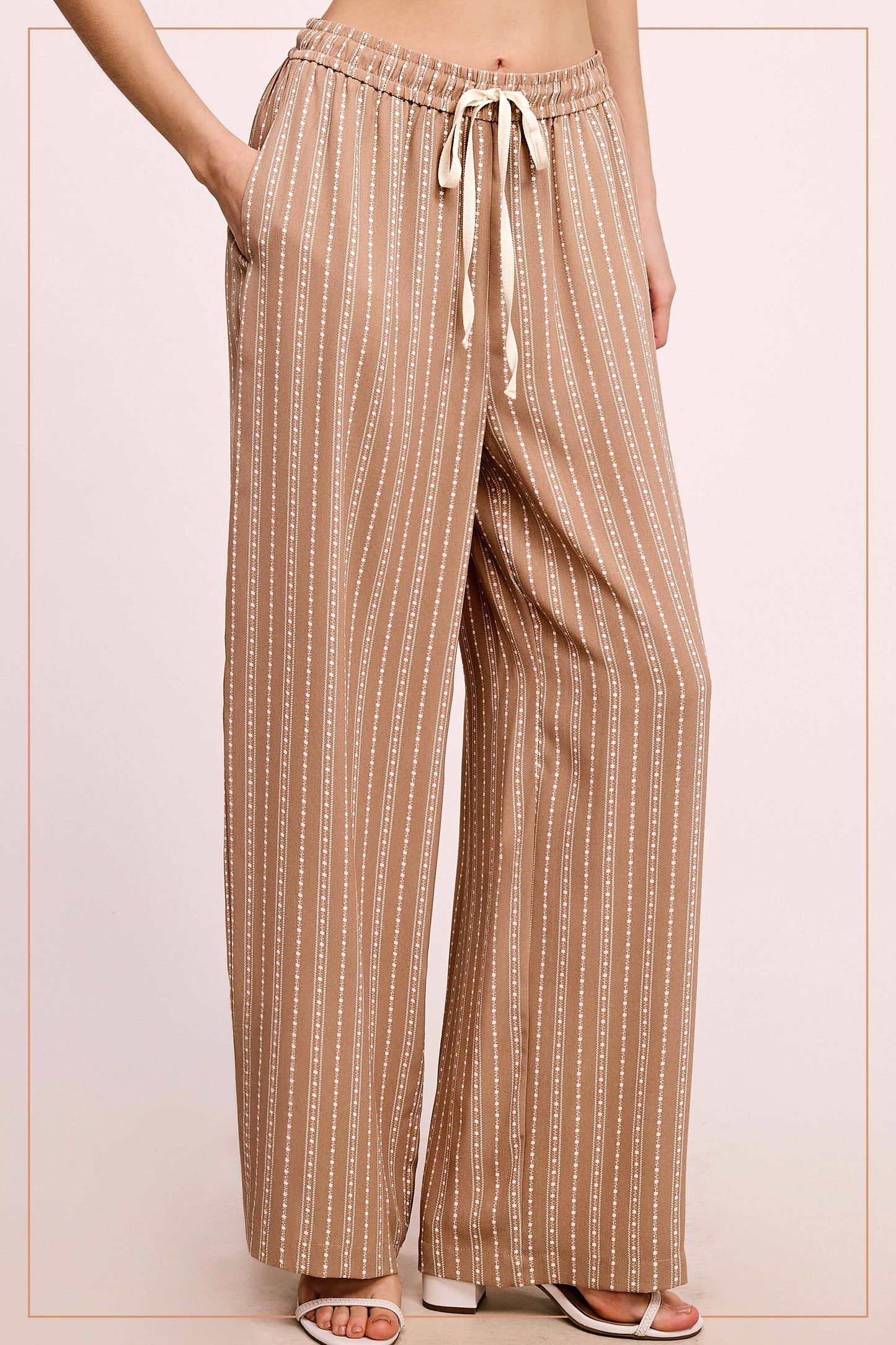 Patterned Design Relaxed Fit Pants With Pockets