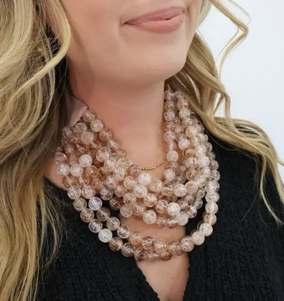 CHUNKY BEADED LAYERED NECKLACE Faux leather neck magnetic