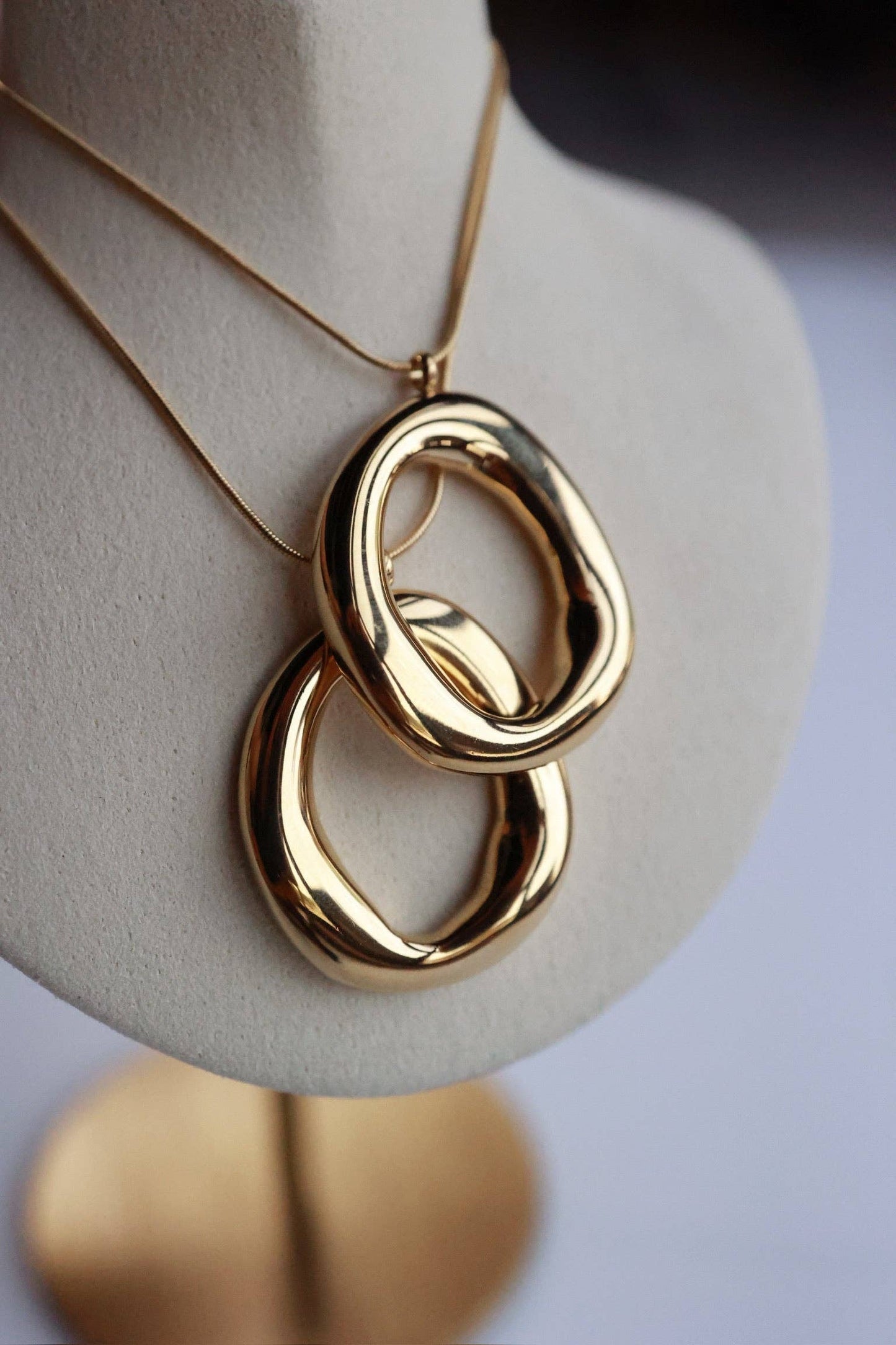 THE HALO NECKLACE