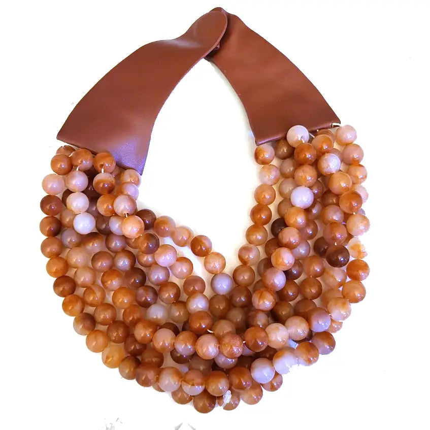 CHUNKY BEADED LAYERED NECKLACE Faux leather neck magnetic