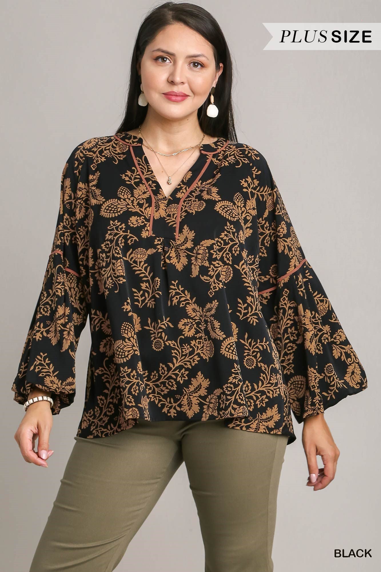 Plus Size V Notch Balloon Sleeve Top
