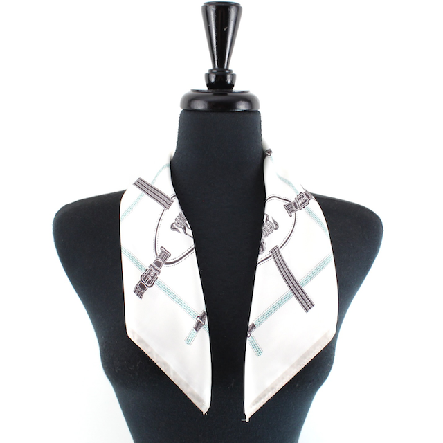 Lightweight Square Scarf