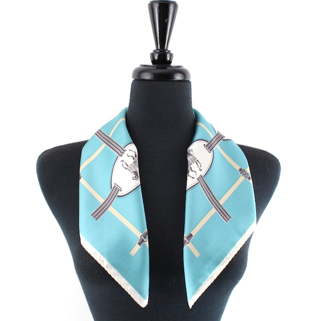 Lightweight Square Scarf