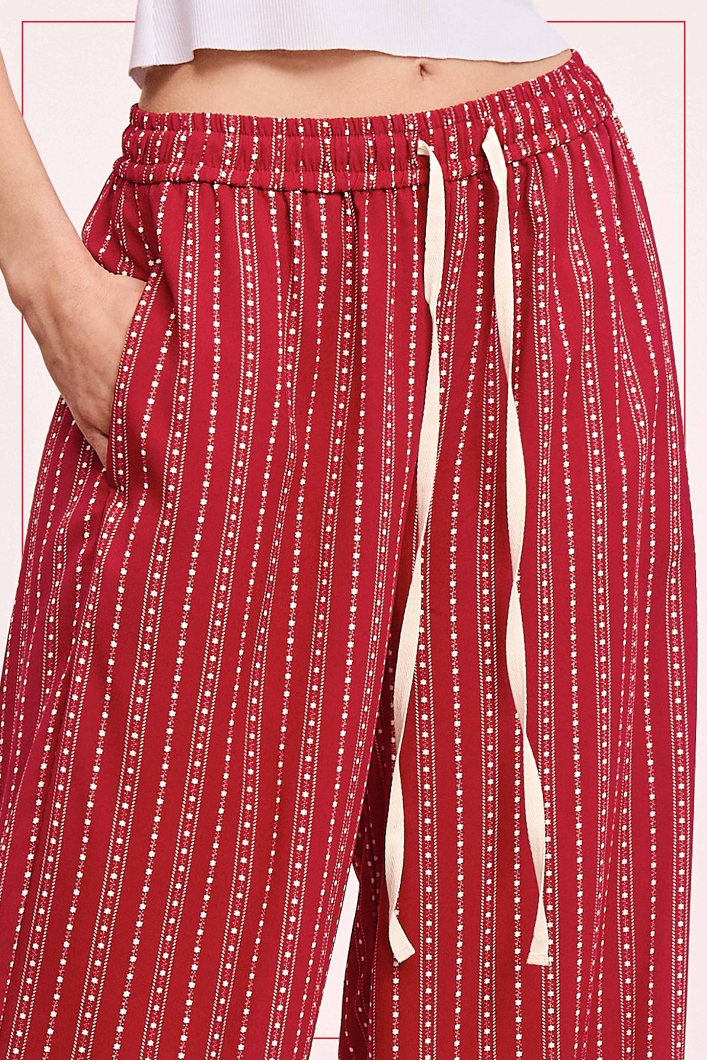 Patterned Design Relaxed Fit Pants With Pockets