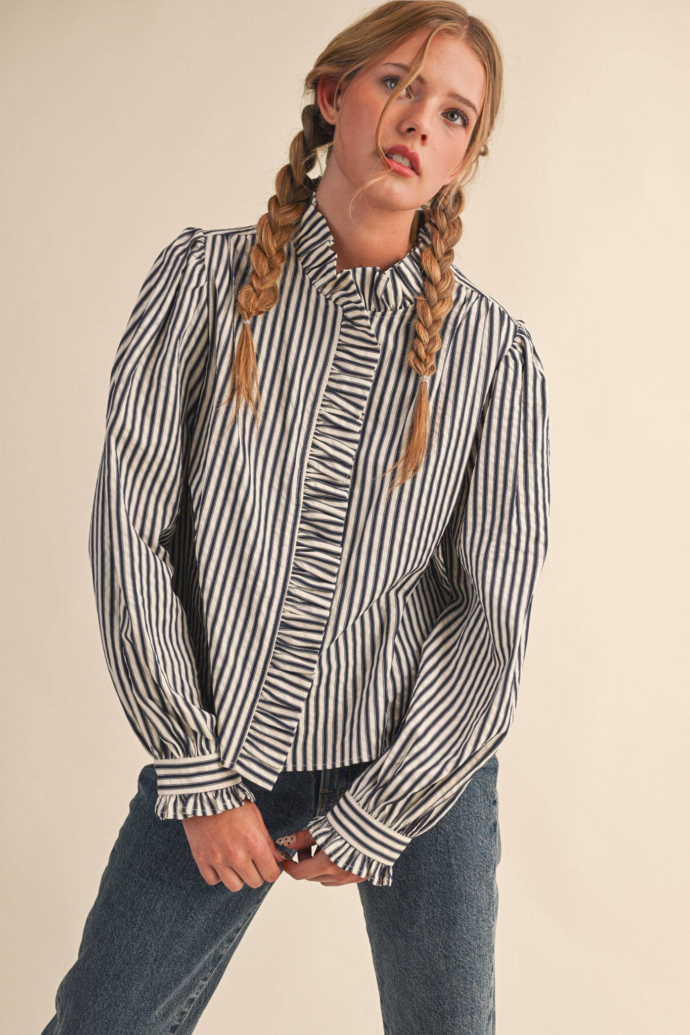 STRIPED RUFFLED BUTTON DOWN