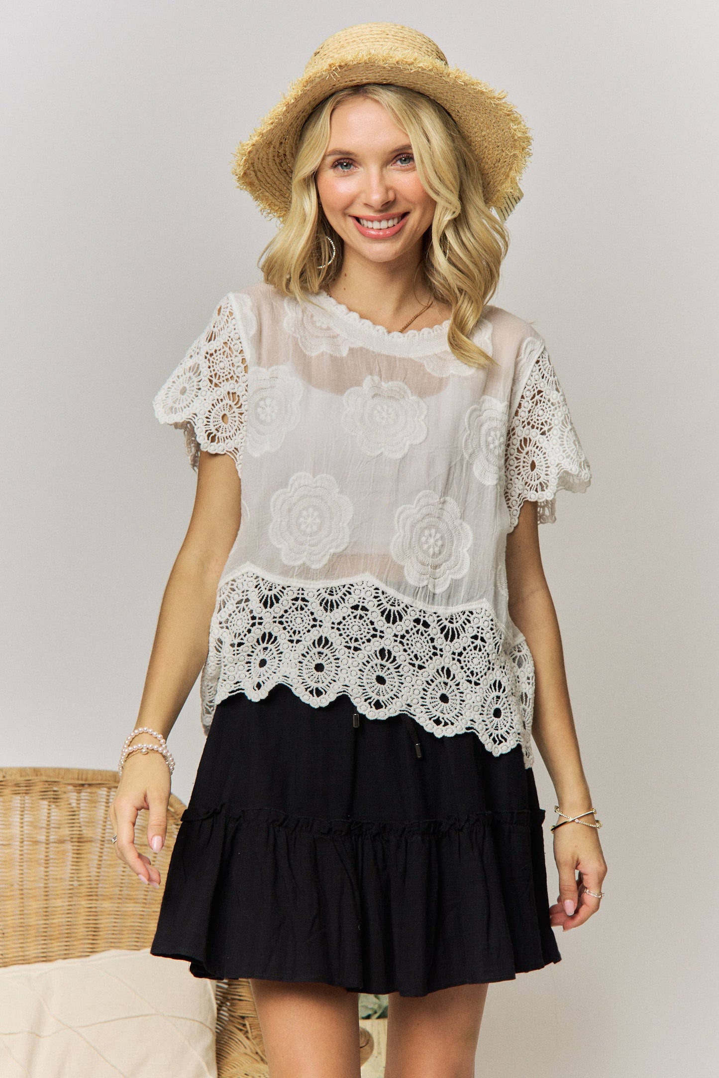 LACE SLEEVE COTTON TOP