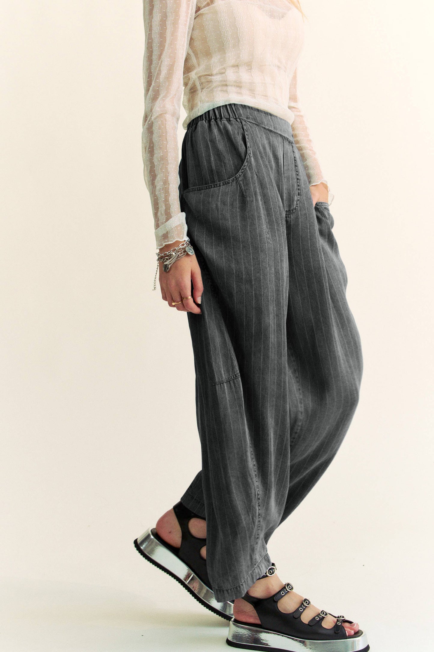 HIGH WAIST TENCEL DENIM BARREL PANTS