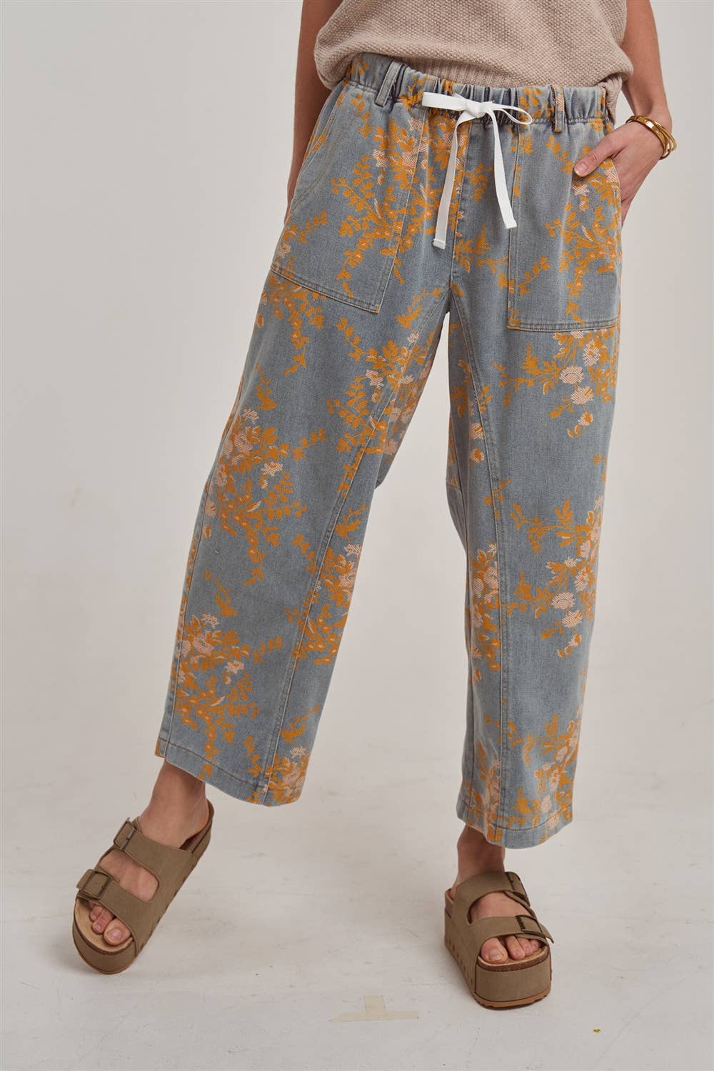 MID RISE RELAXED EVERYDAY CASUAL FIT FLORAL DENIM JEANS