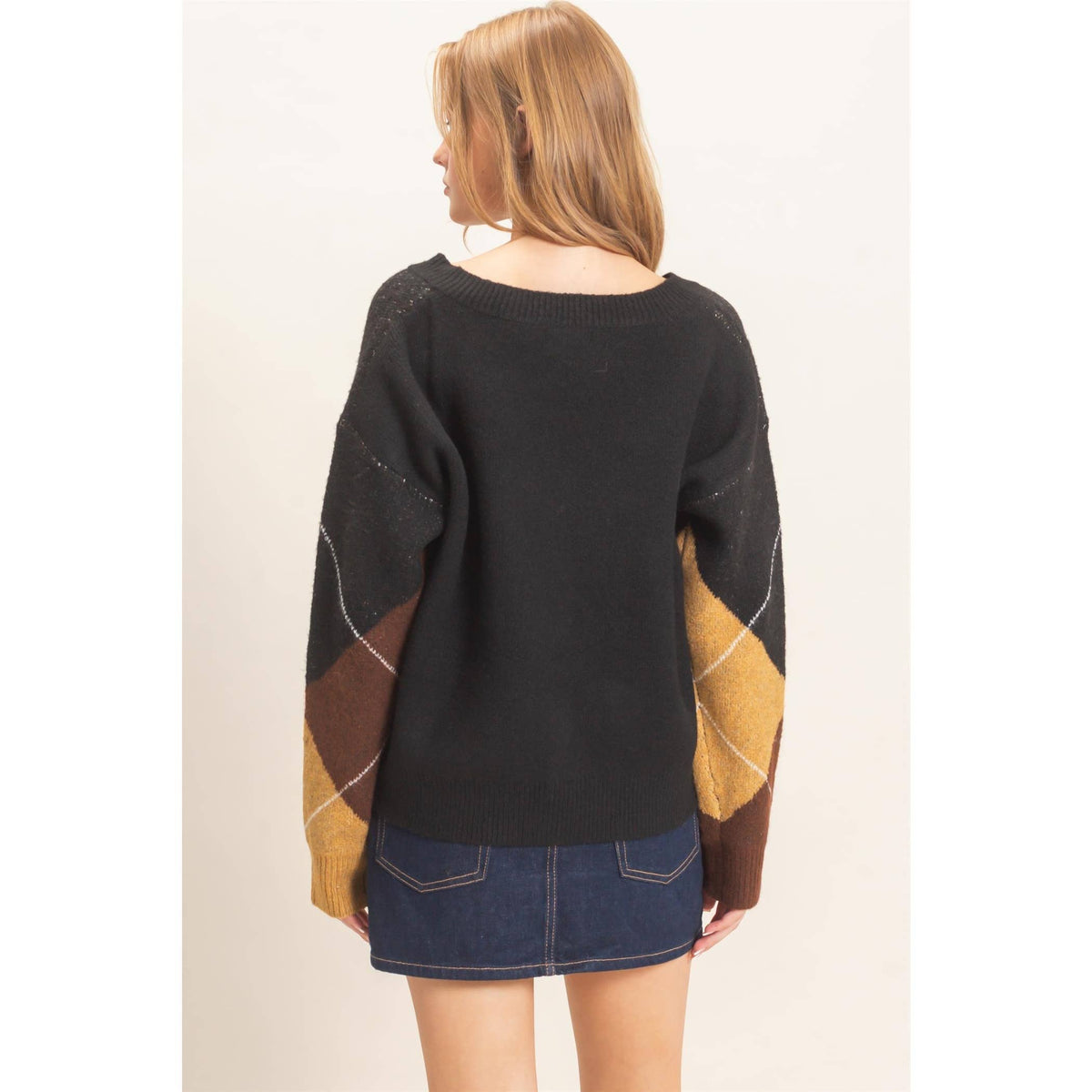 Argyle Pattern V-Neck Sweater