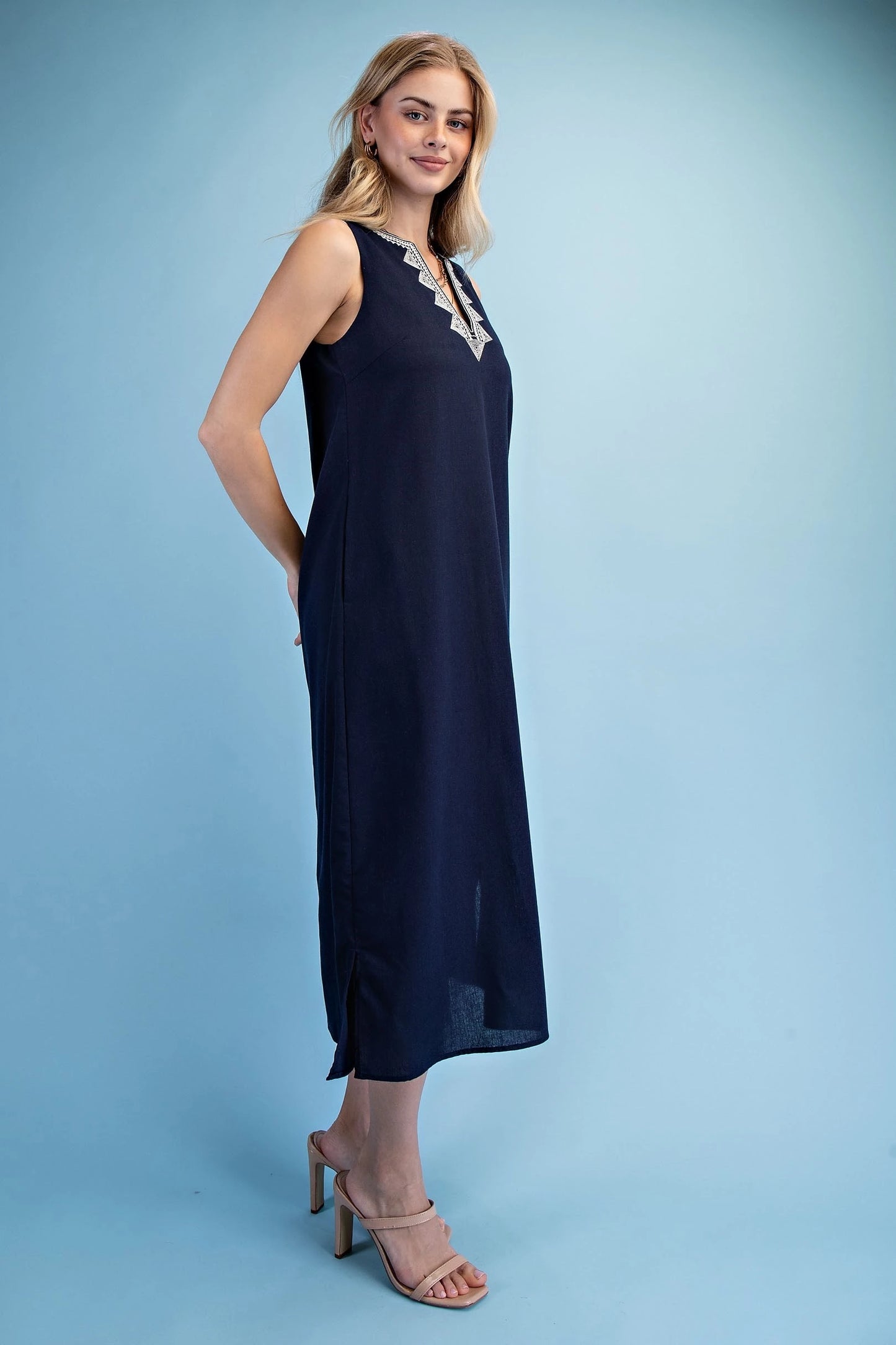 Linen V-Neck Sleeveless Midi Dress