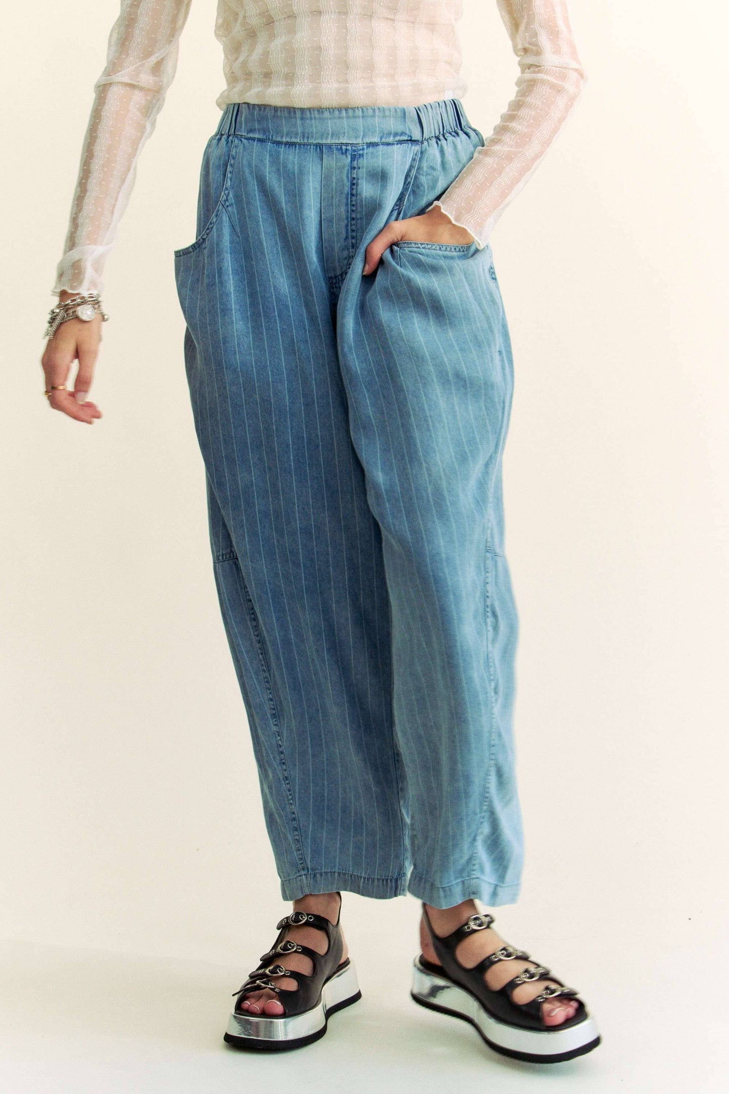 HIGH WAIST TENCEL DENIM BARREL PANTS