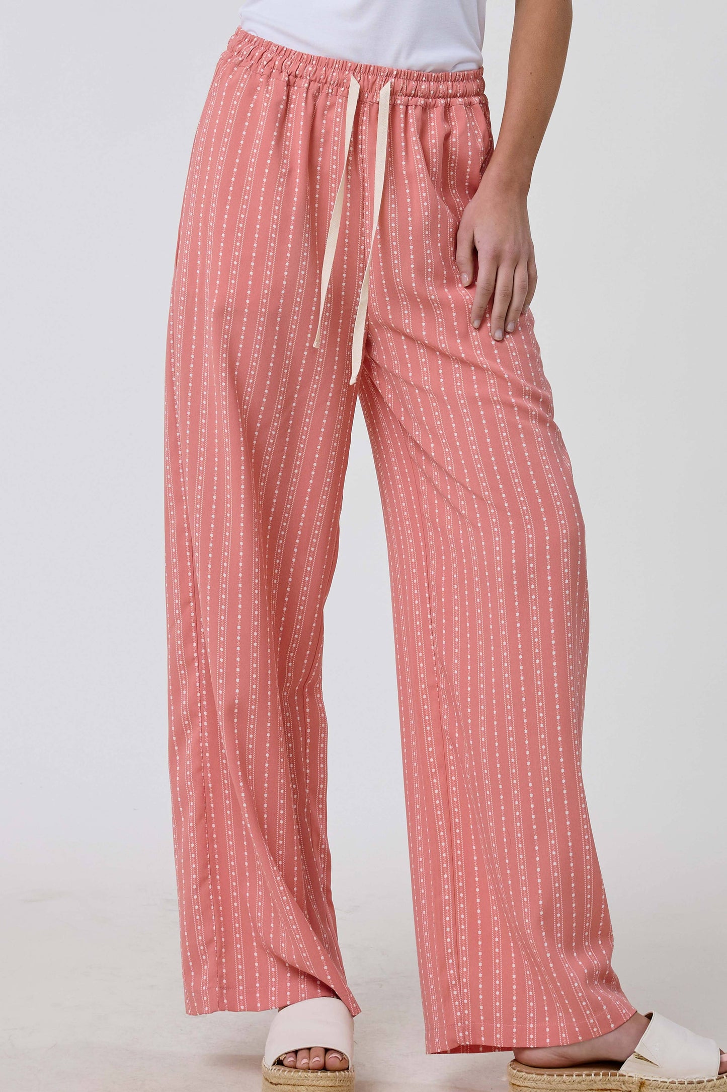 Patterned Design Relaxed Fit Pants With Pockets