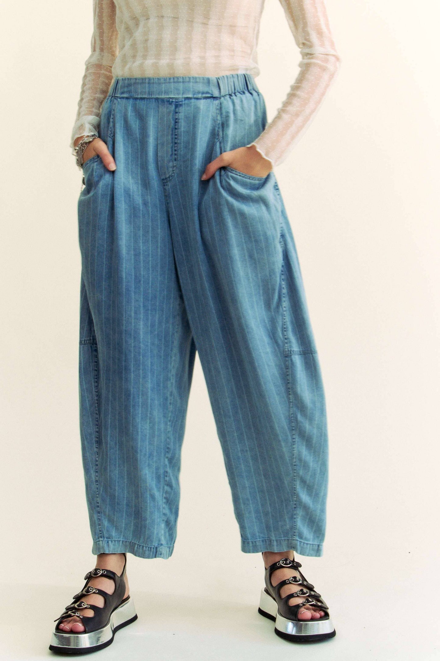 HIGH WAIST TENCEL DENIM BARREL PANTS