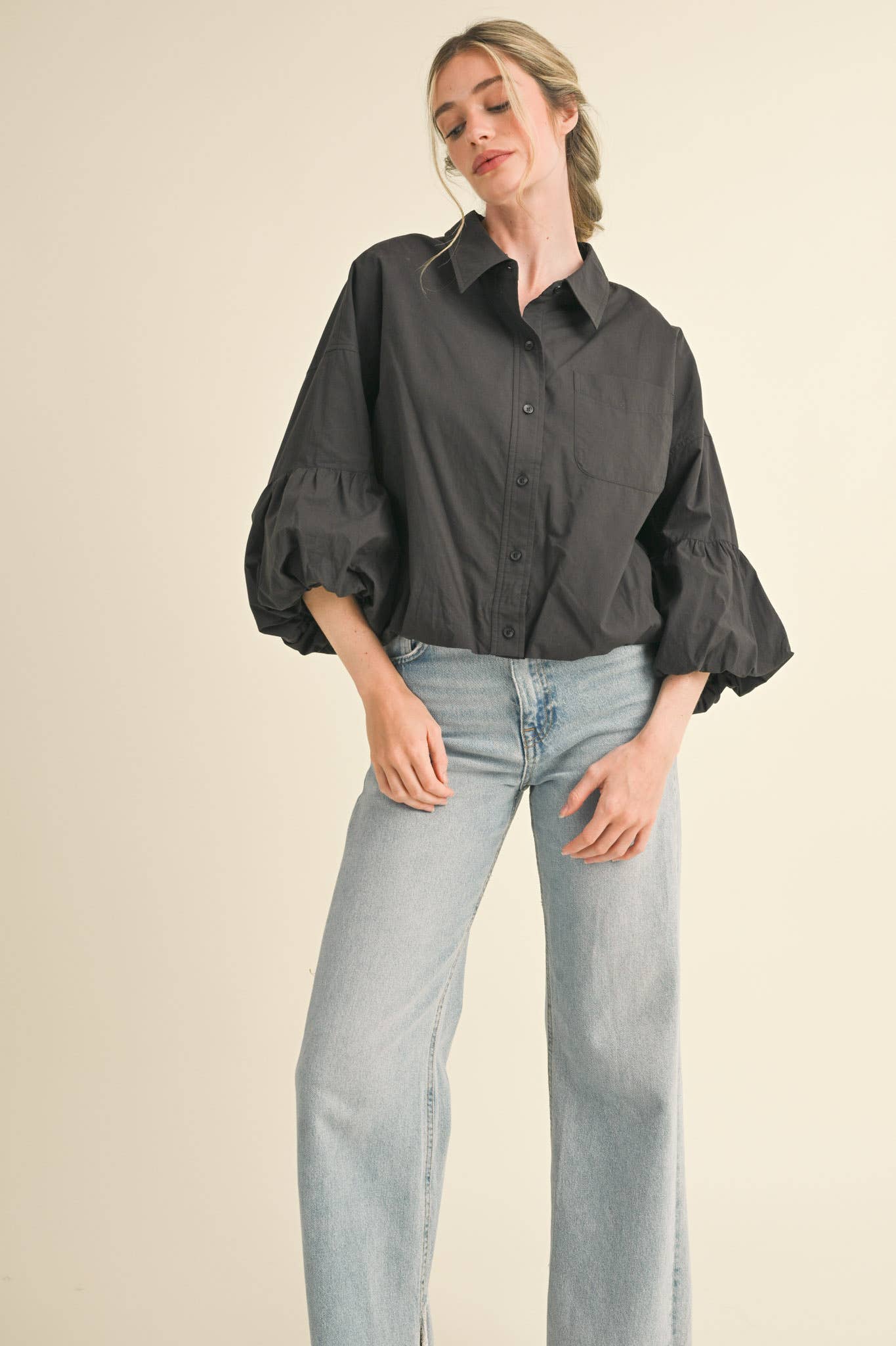 BUTTON DOWN BUBBLE SLEEVE TOP