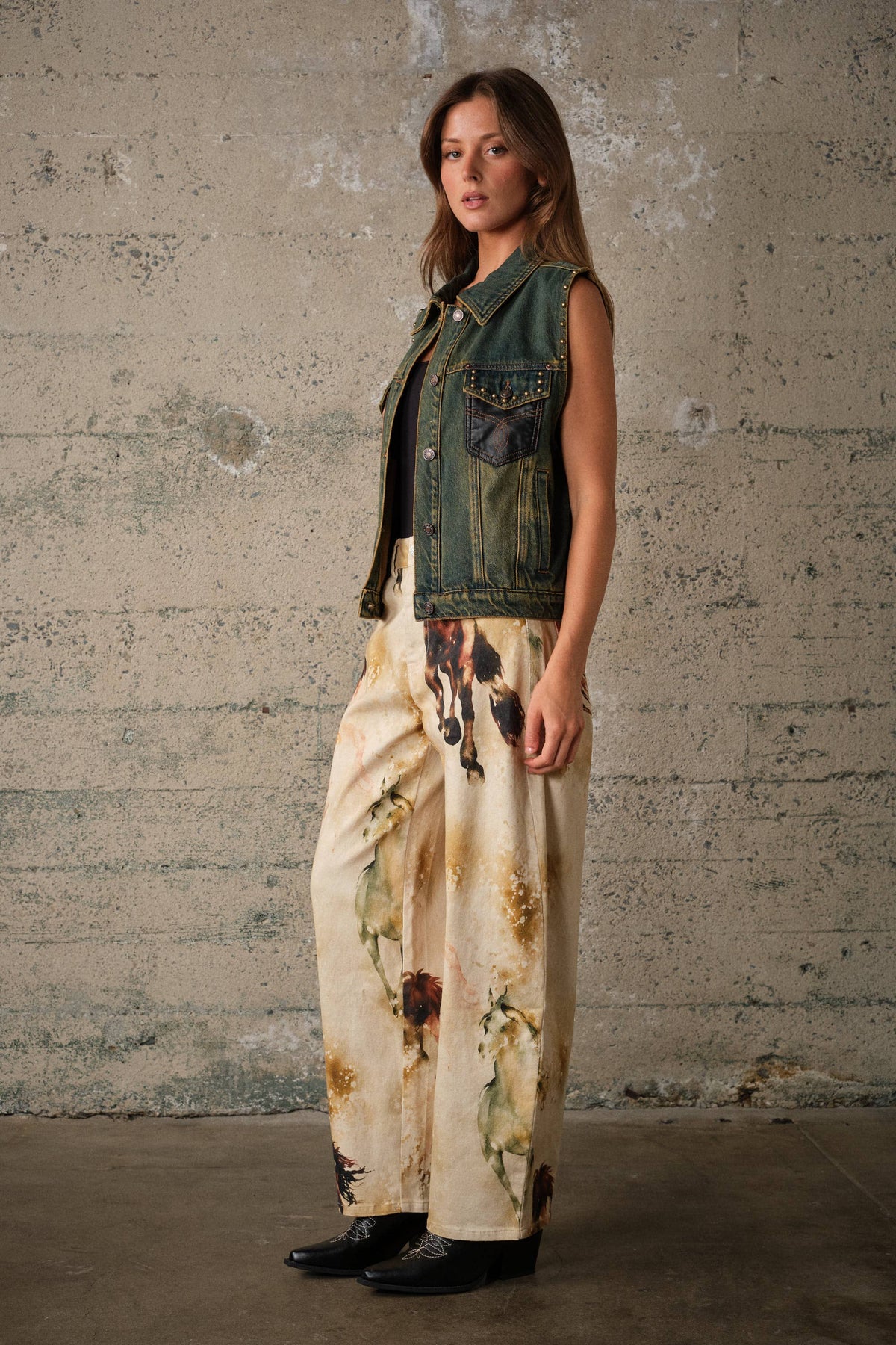 Horse Print Twill Barrel Pants