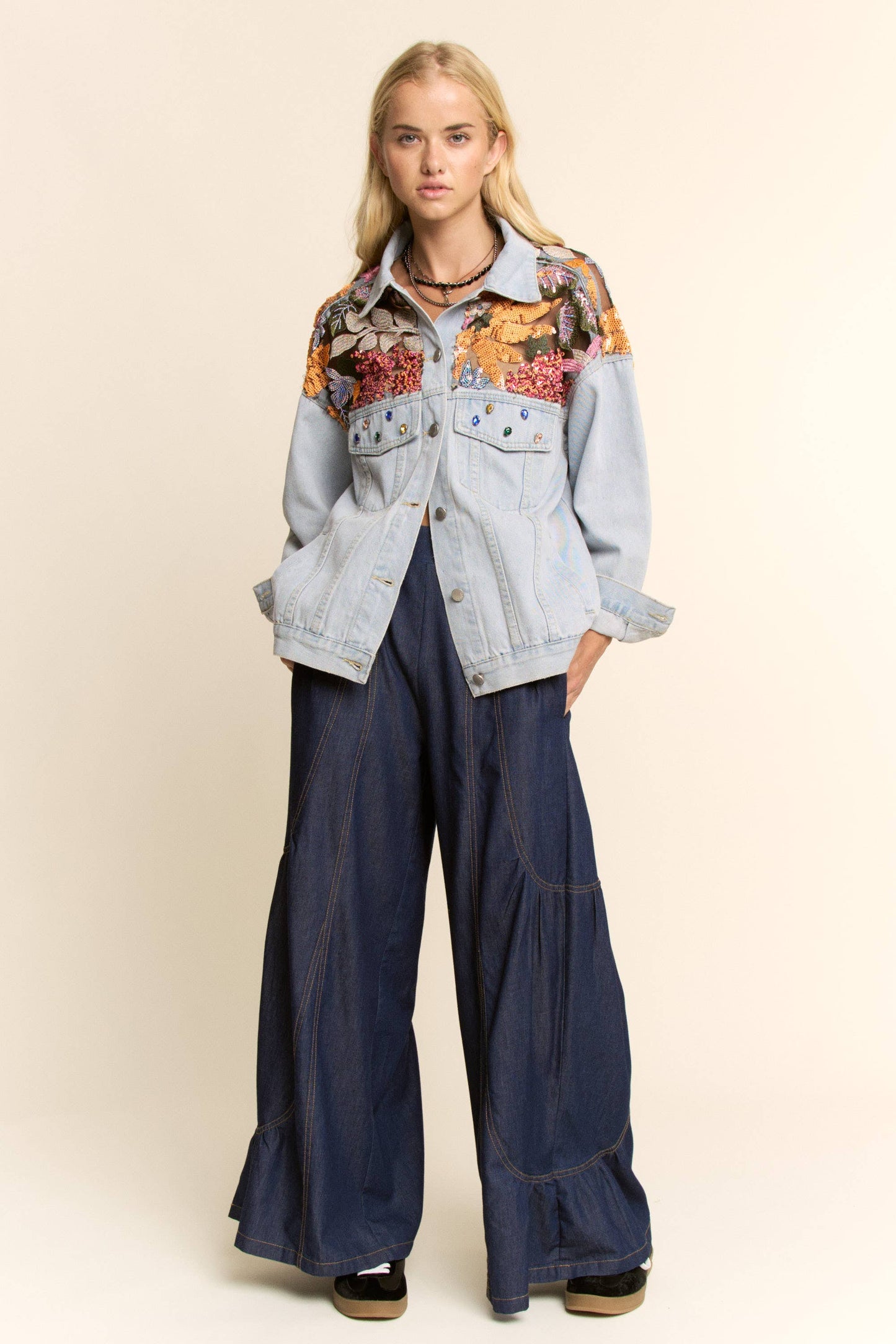 LIGHT WASH DENIM JACKET