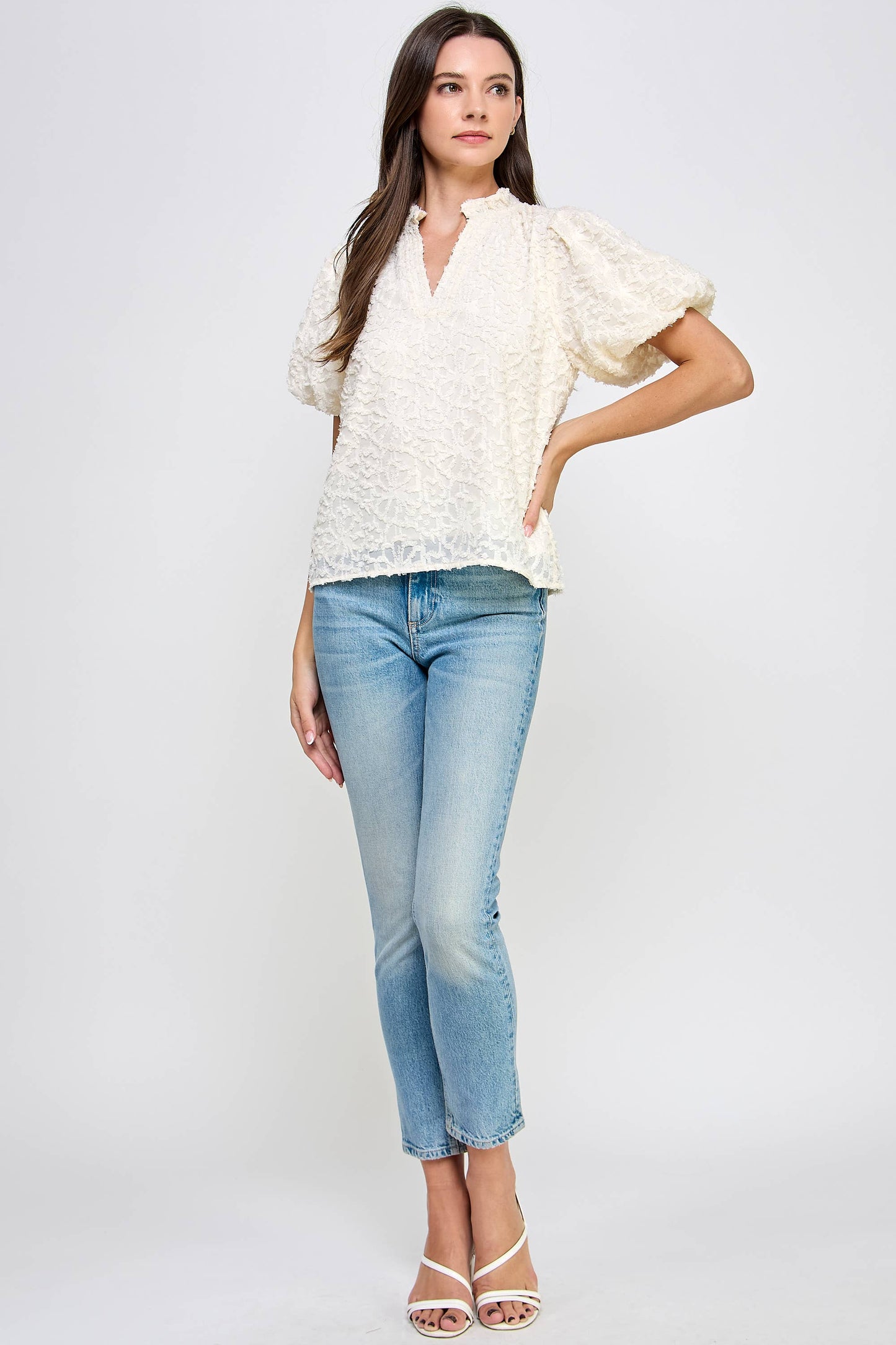 V-NECK PUFF SLEEVE LACE TOP CREAM