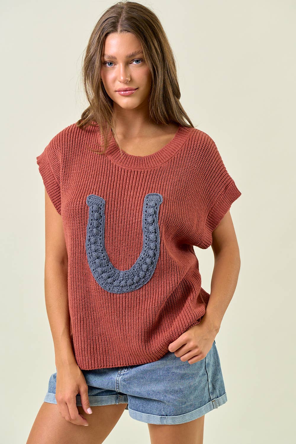 HORSESHOE RIBBED SWEATER VEST