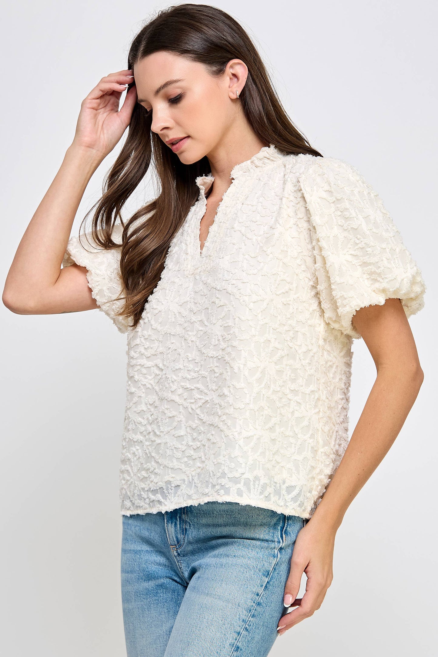 V-NECK PUFF SLEEVE LACE TOP CREAM