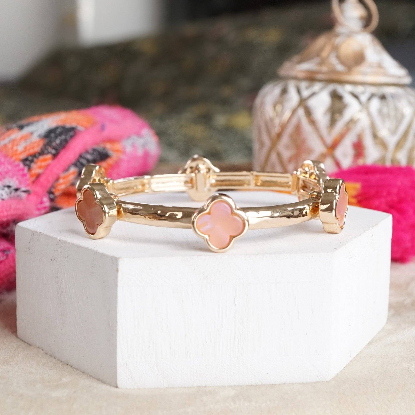 Clover Stretchy Bangle Bracelet – White,