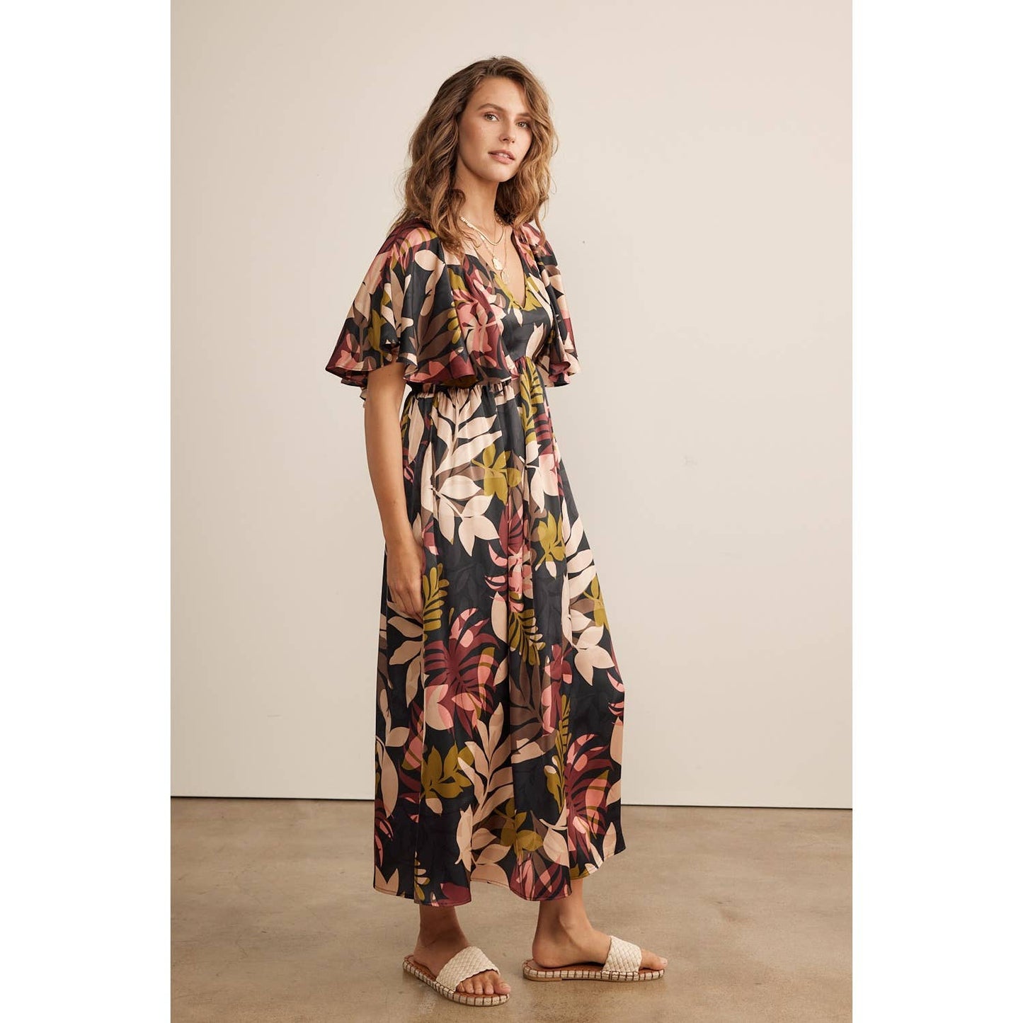 TROPICAL PRINT FLUTTER SLEEVES SATIN MIDI DRESS