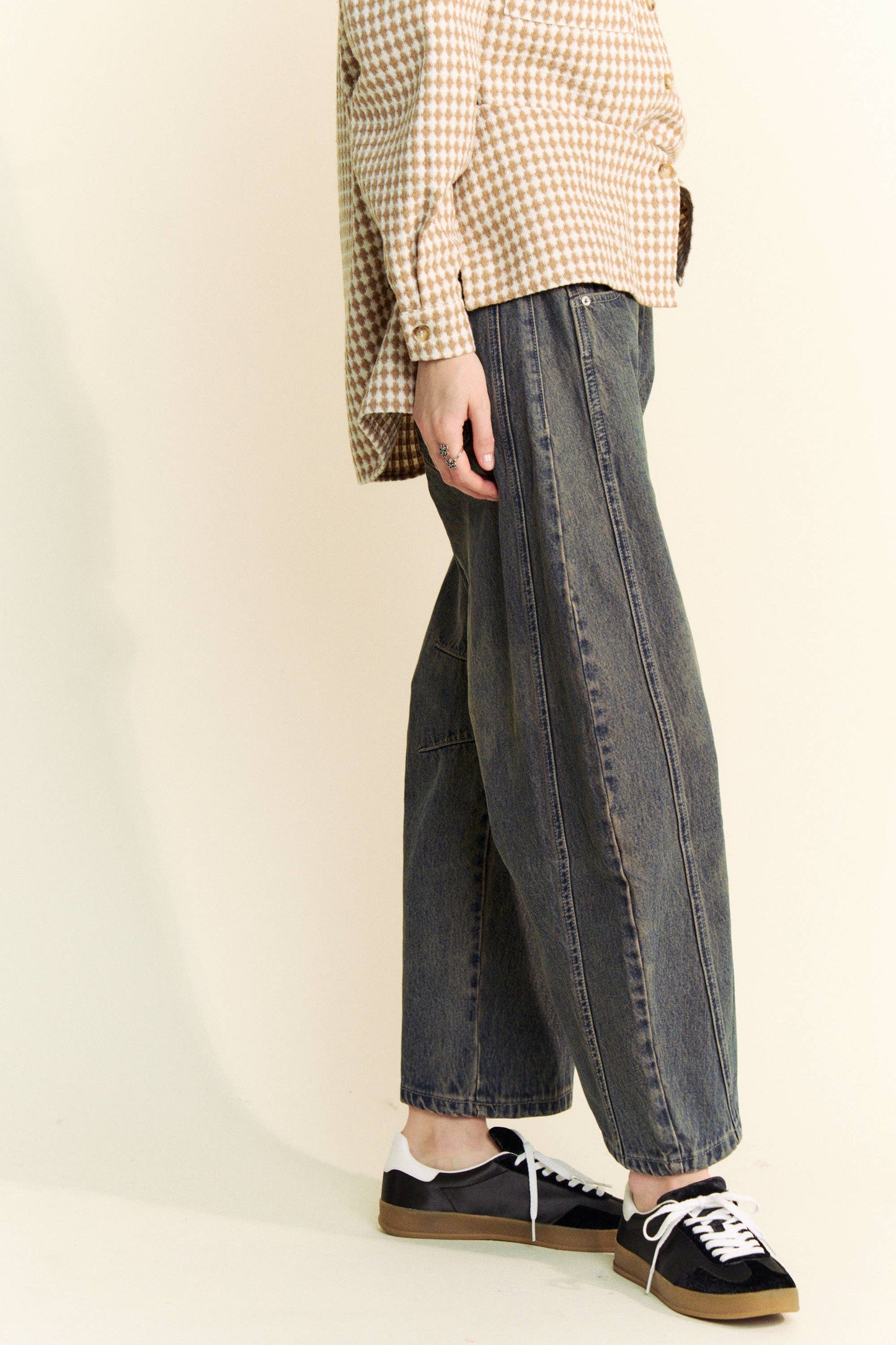 PATCH POCKET WIDE LEG CULOTTE DENIM BARREL PANTS