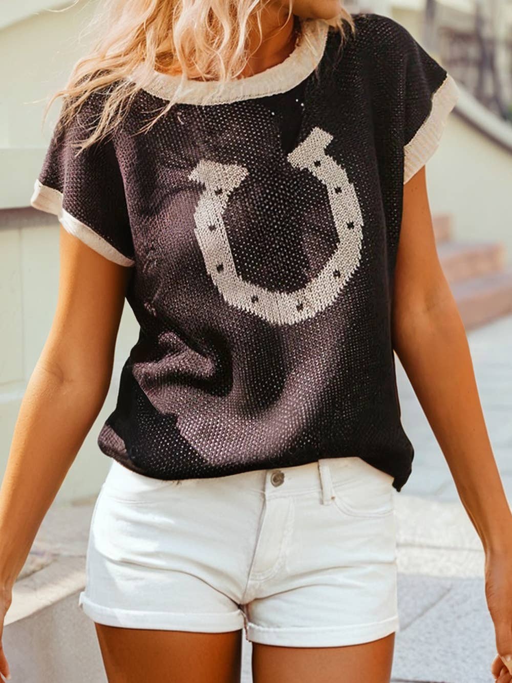 Horse Shoe Pattern Contrast Trim Short Sleeve Sweater