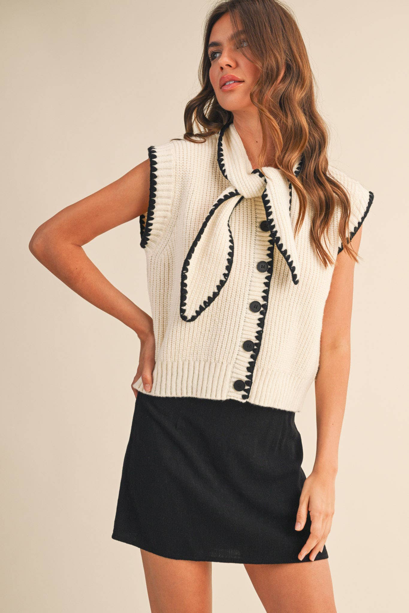 TIE NECK SWEATER VEST WITH CONTRAST BLANKET STITCH MSW11059