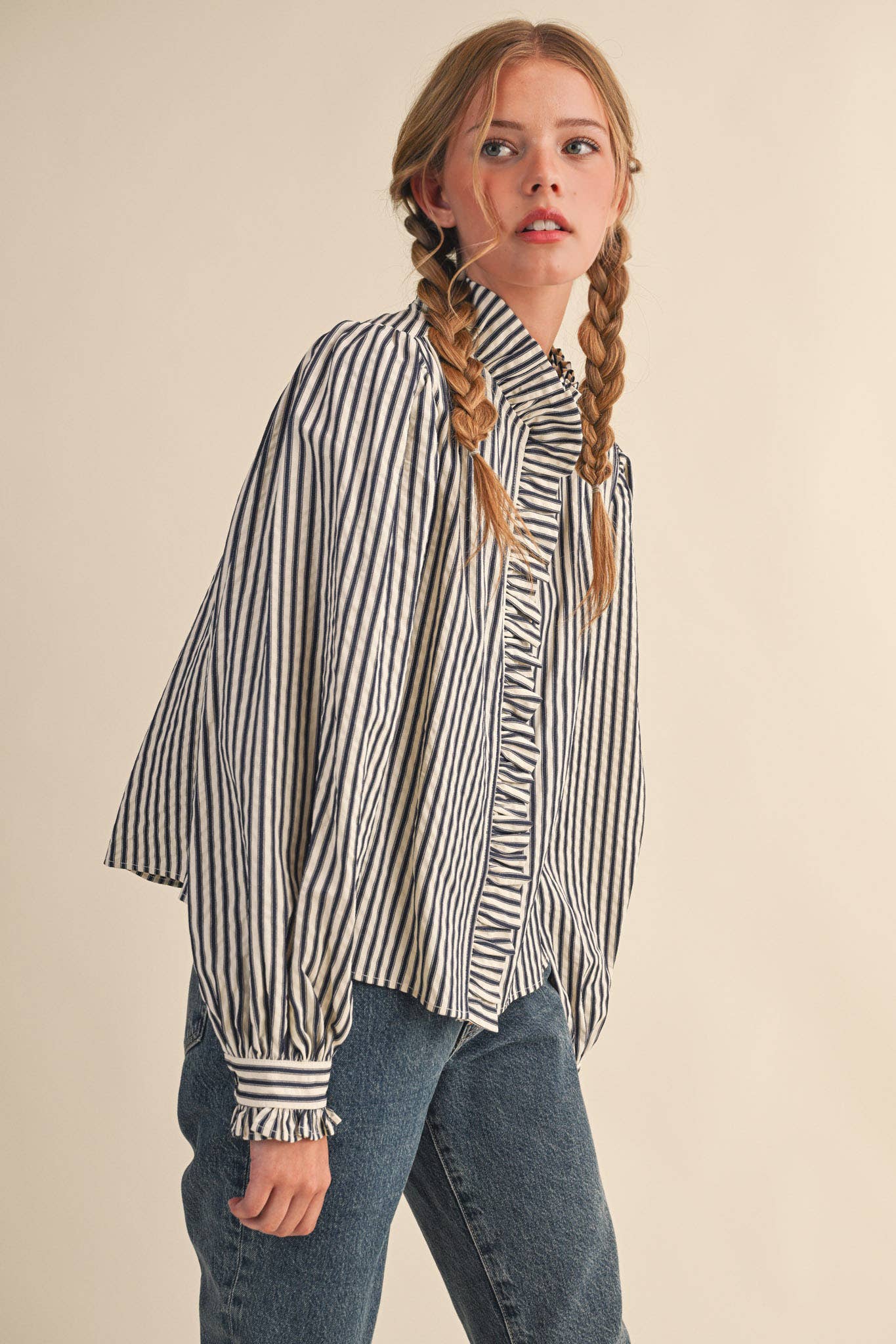 STRIPED RUFFLED BUTTON DOWN