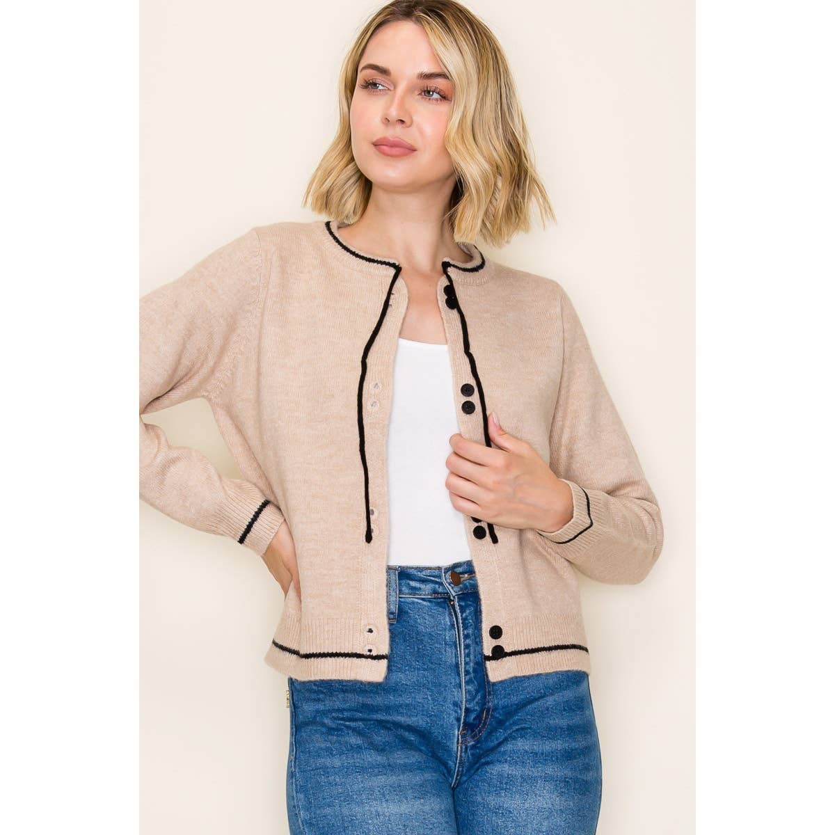 COLOR TRIMMED  SWEATER