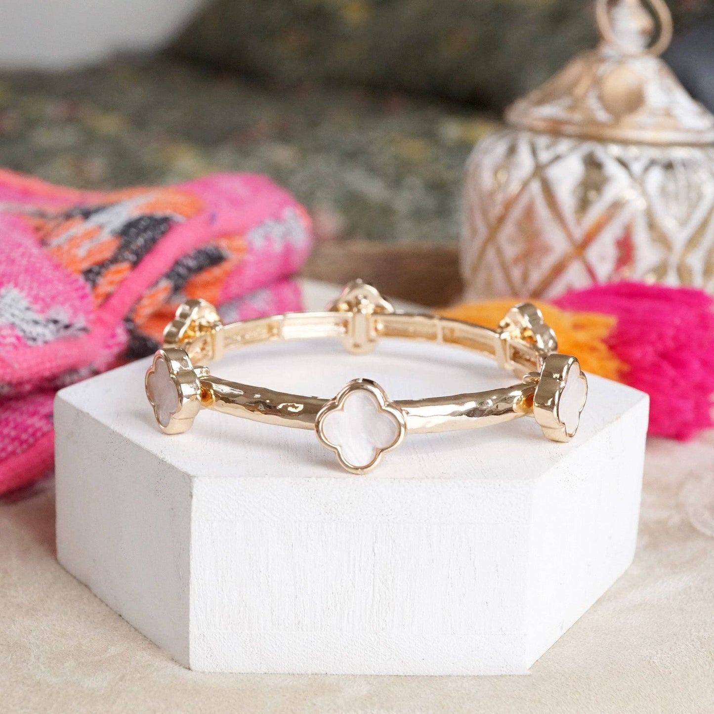Clover Stretchy Bangle Bracelet – White,