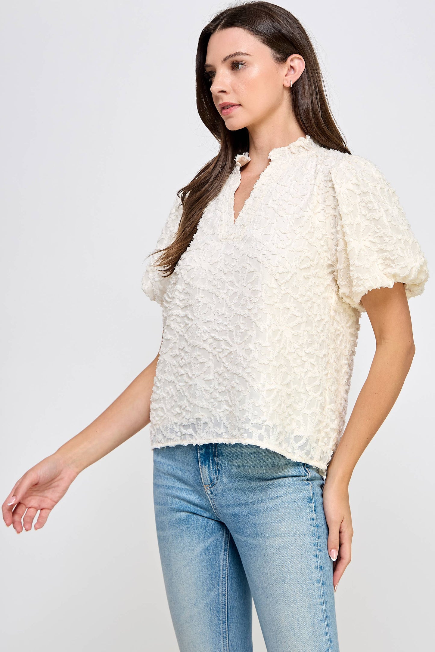 V-NECK PUFF SLEEVE LACE TOP CREAM