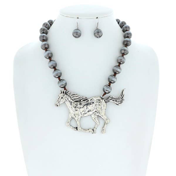 WESTERN METALLIC PEARL BEADED HORSE NECKLACE SET