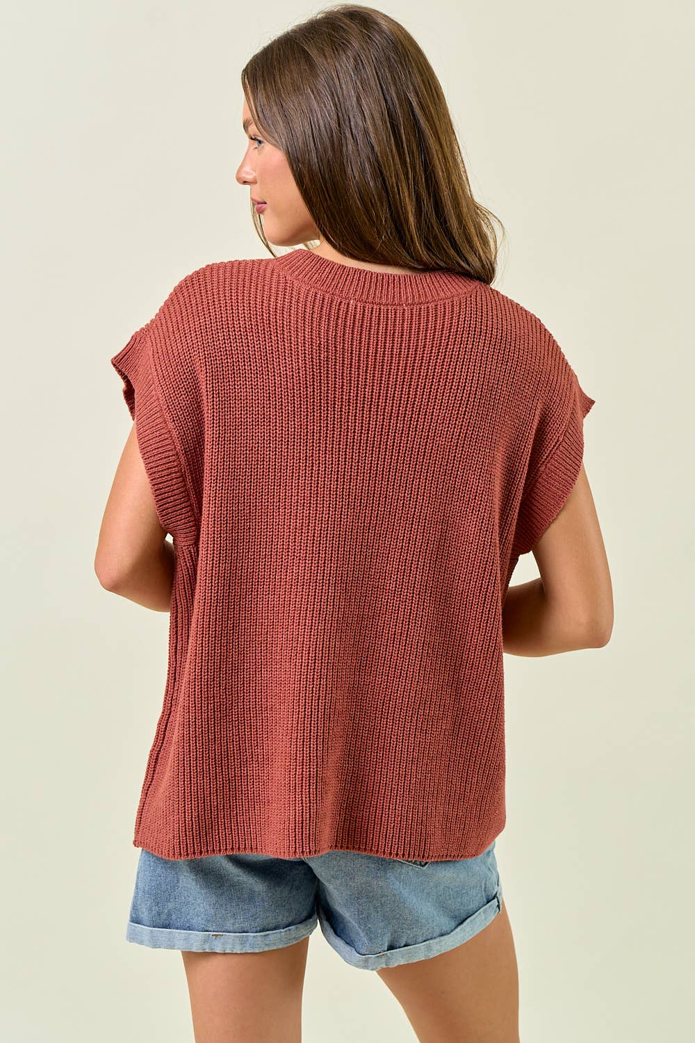 HORSESHOE RIBBED SWEATER VEST
