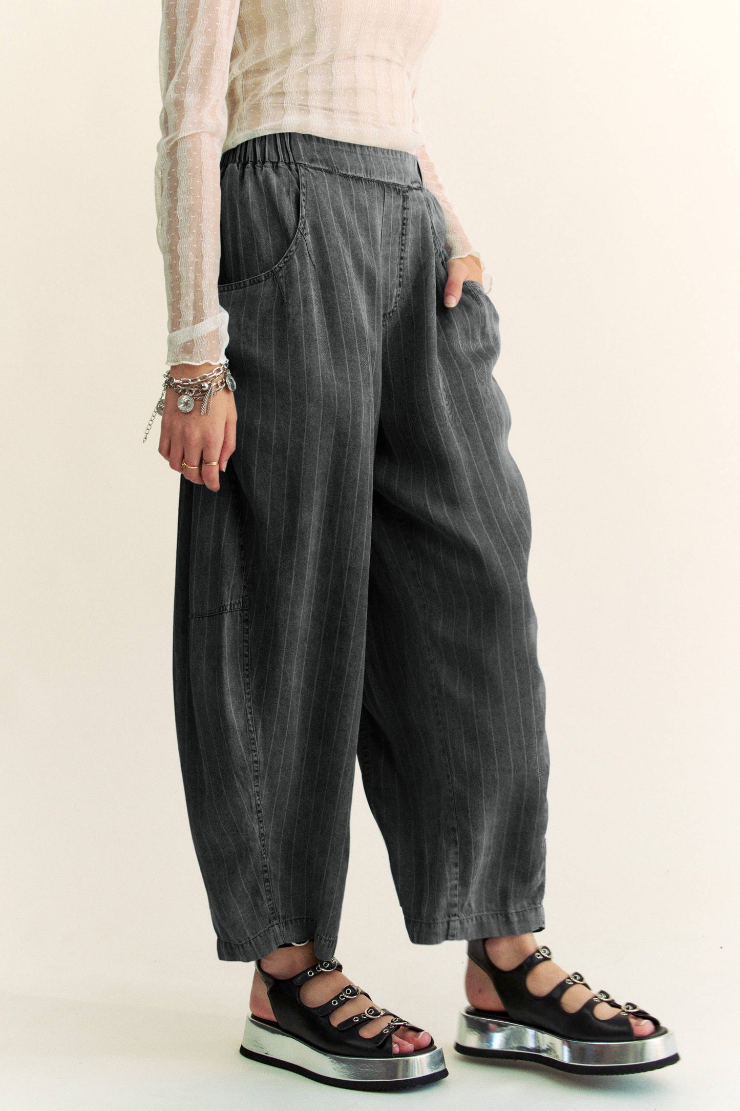 HIGH WAIST TENCEL DENIM BARREL PANTS