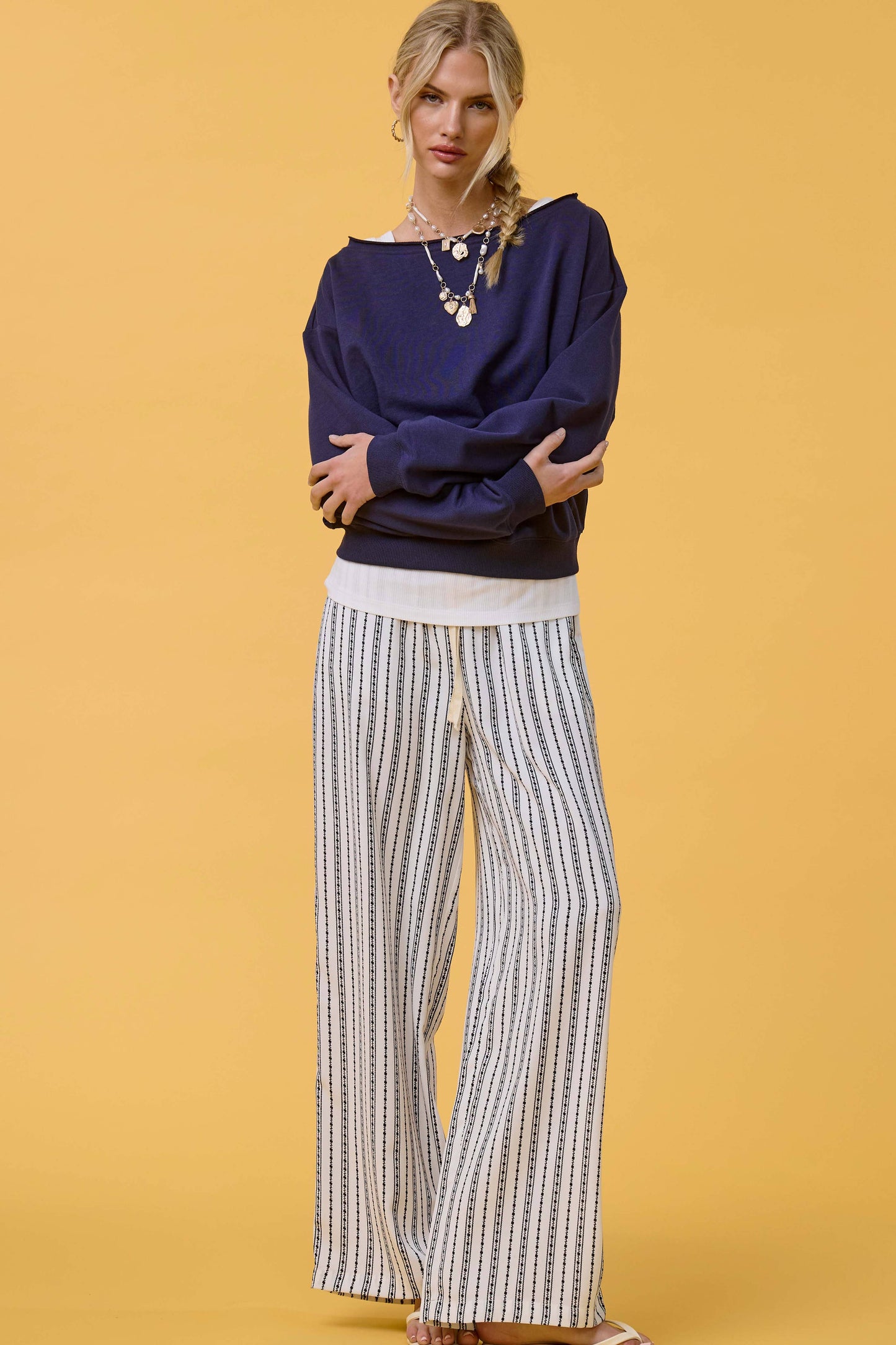 Patterned Design Relaxed Fit Pants With Pockets