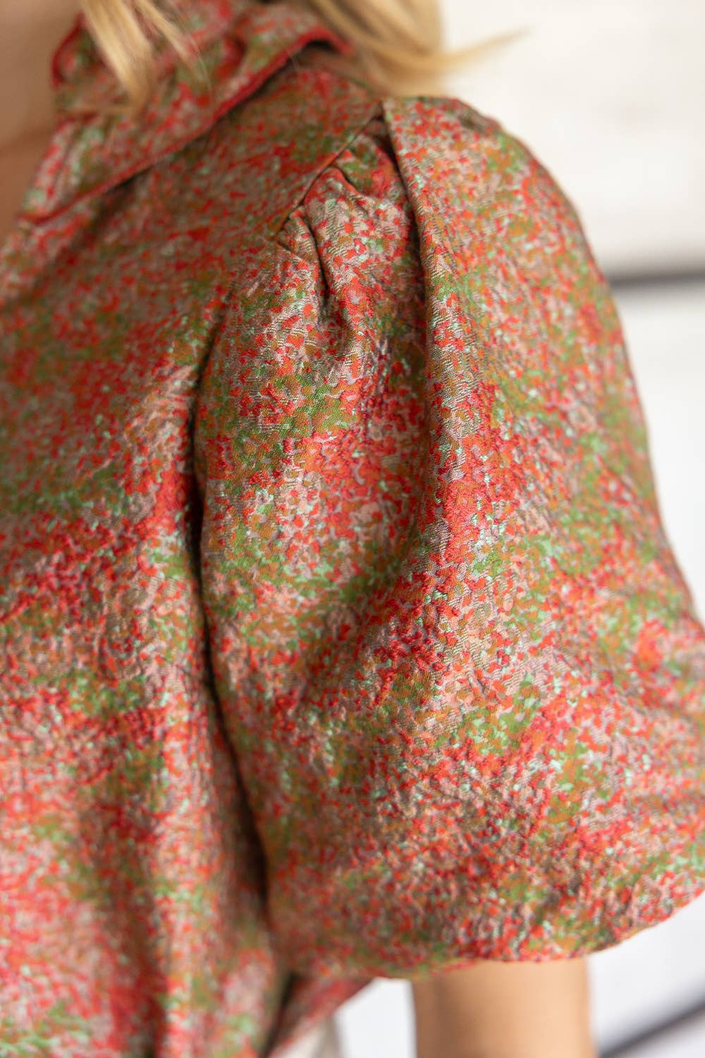Ruffle Collared Jacqaurd Abstract Print Top