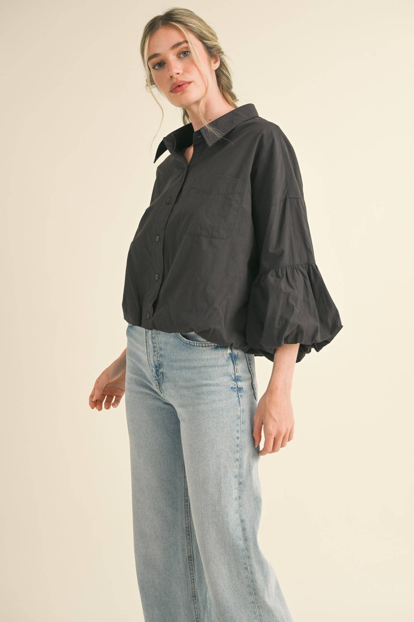 BUTTON DOWN BUBBLE SLEEVE TOP