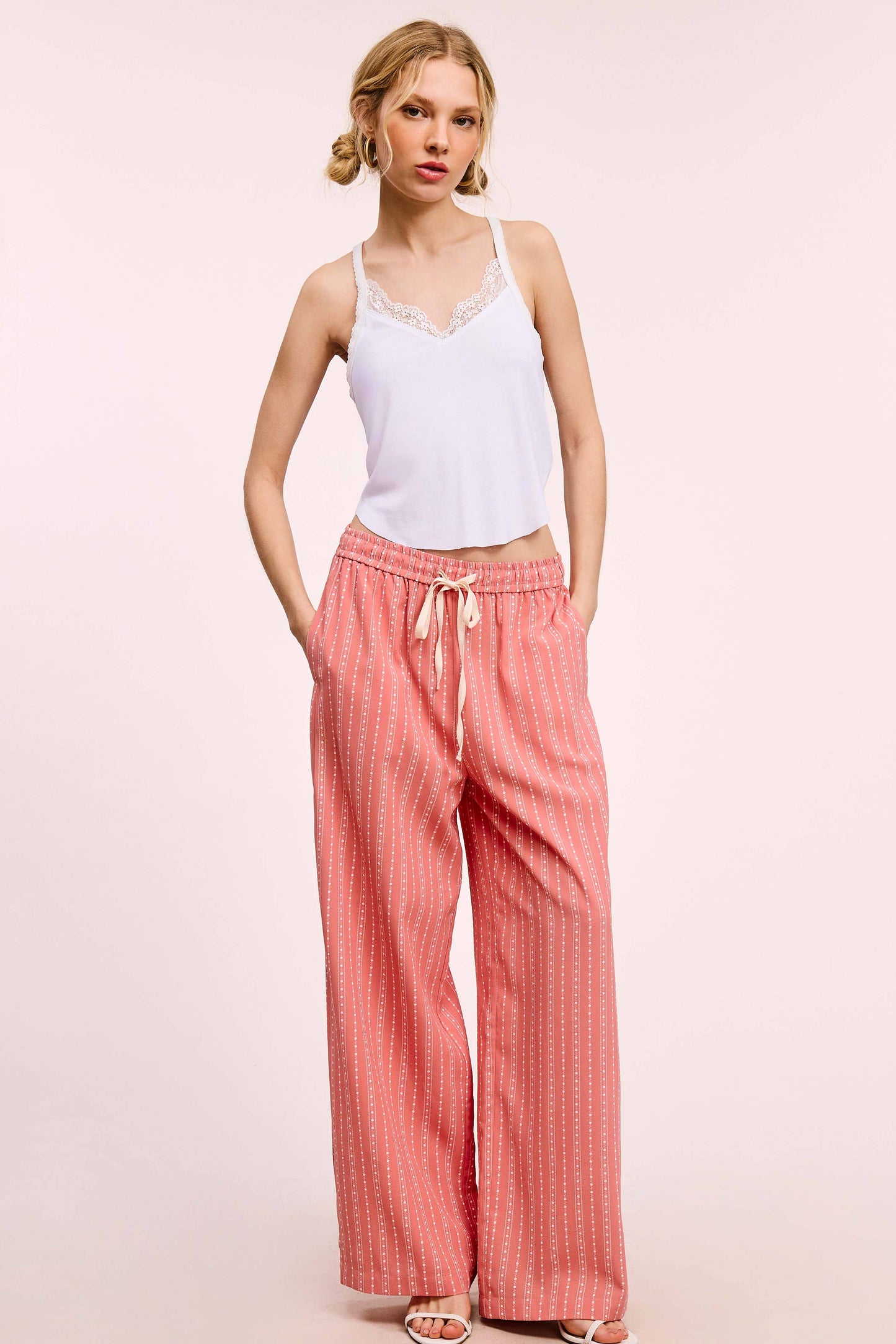 Patterned Design Relaxed Fit Pants With Pockets