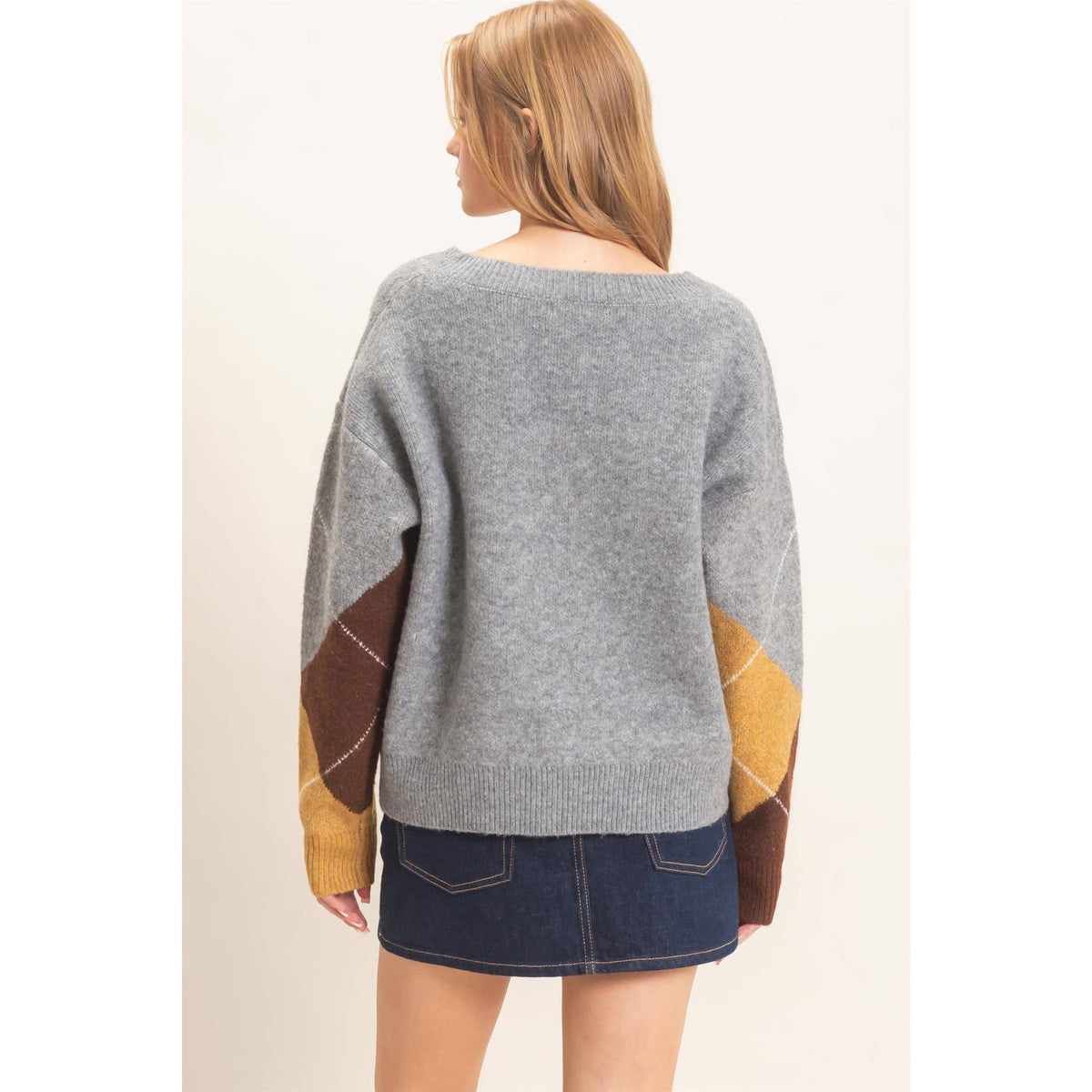 Argyle Pattern V-Neck Sweater