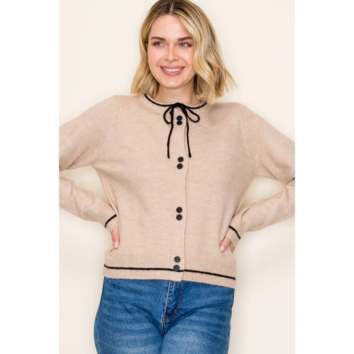 COLOR TRIMMED  SWEATER