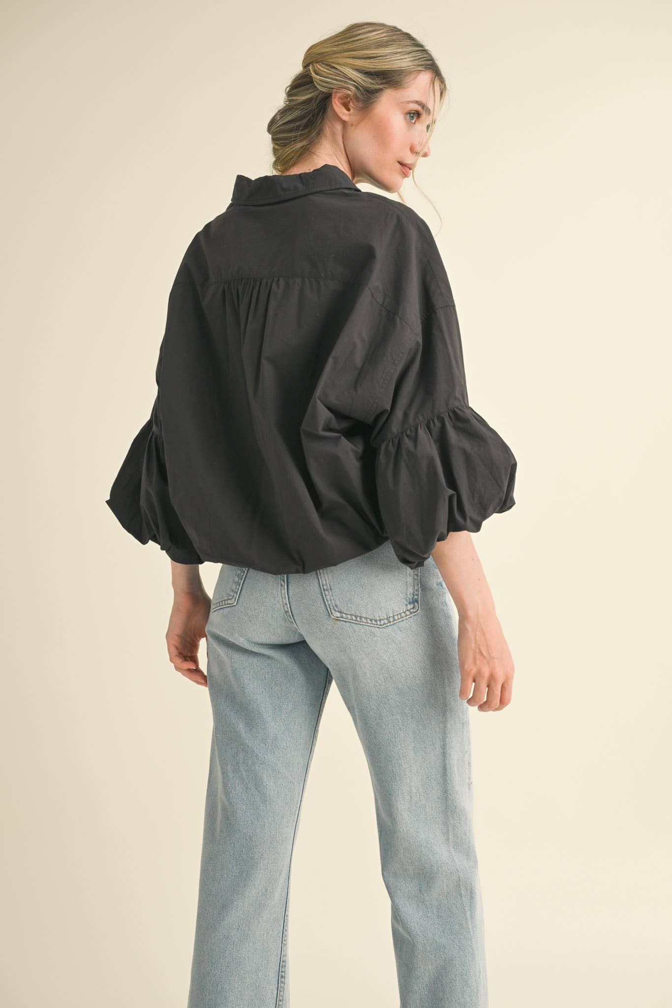 BUTTON DOWN BUBBLE SLEEVE TOP