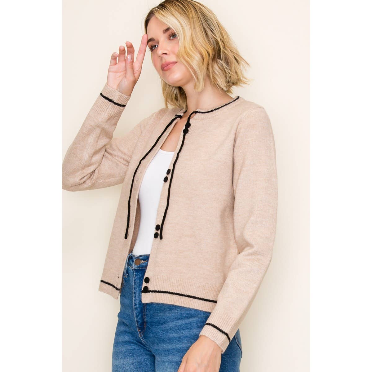 COLOR TRIMMED  SWEATER