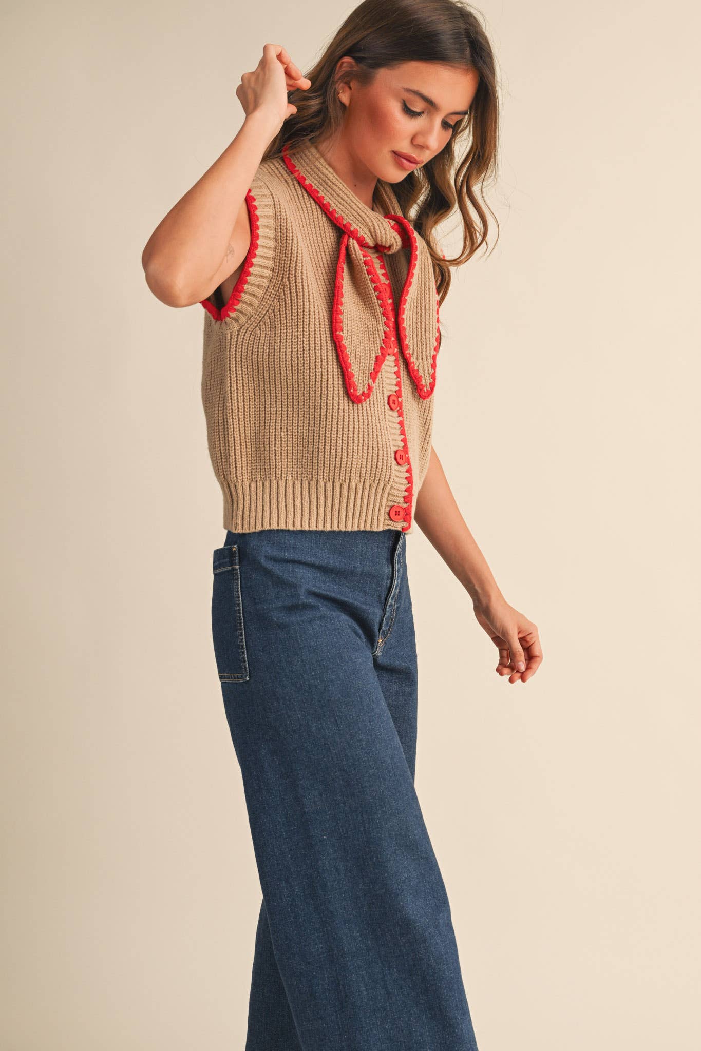 TIE NECK SWEATER VEST WITH CONTRAST BLANKET STITCH MSW11059