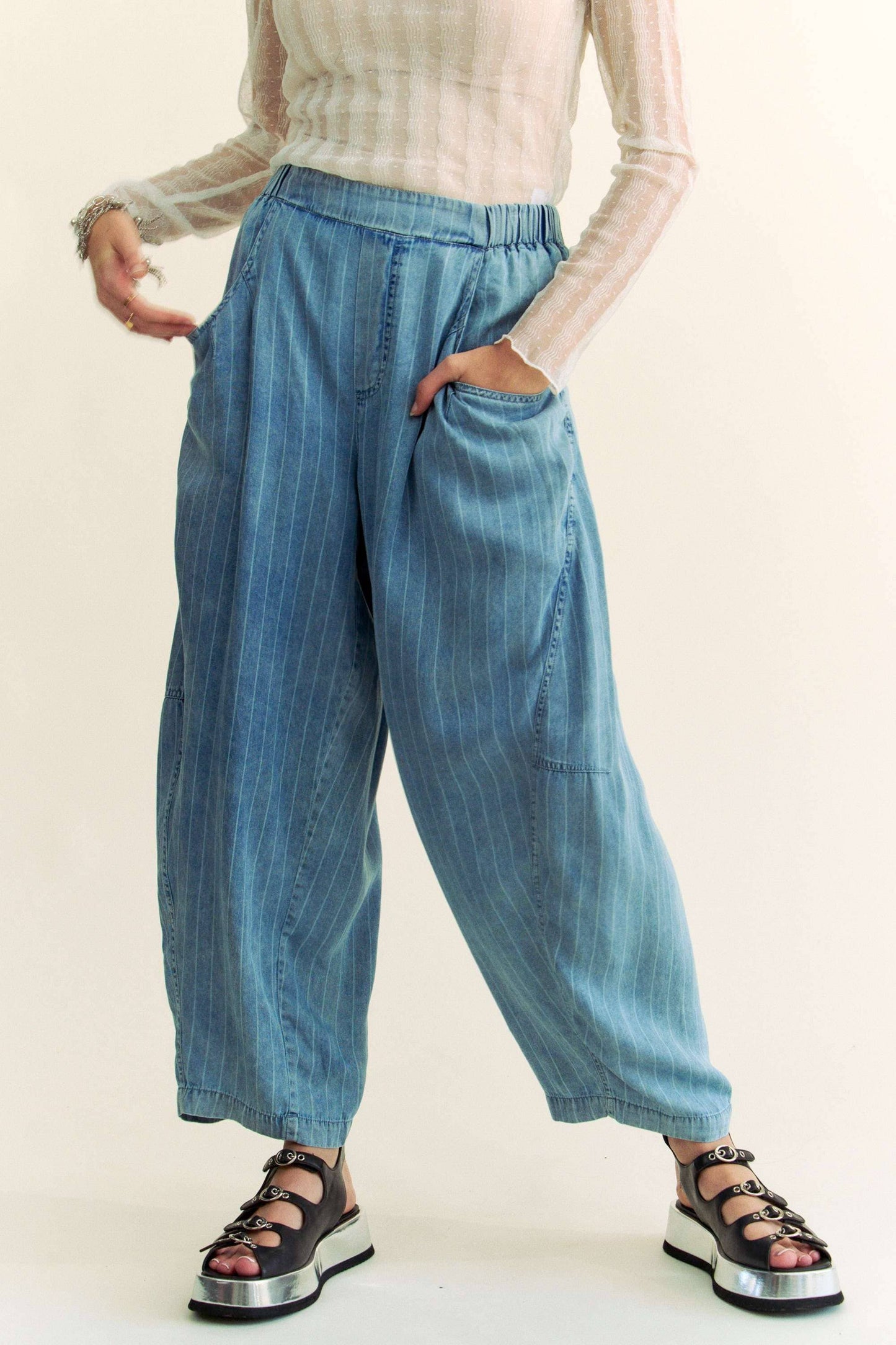 HIGH WAIST TENCEL DENIM BARREL PANTS